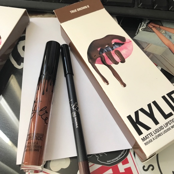 LAST ONE - Kylie Jenner Lip Kit "True Brown K" - Picture 5 of 8
