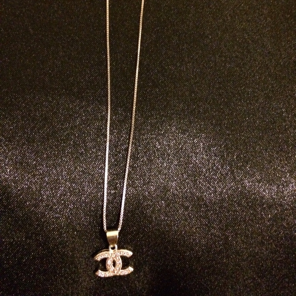 Gorgeous silver pendant charm