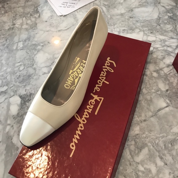 New, never work, Salvatore Ferragamo heel - Picture 1 of 2