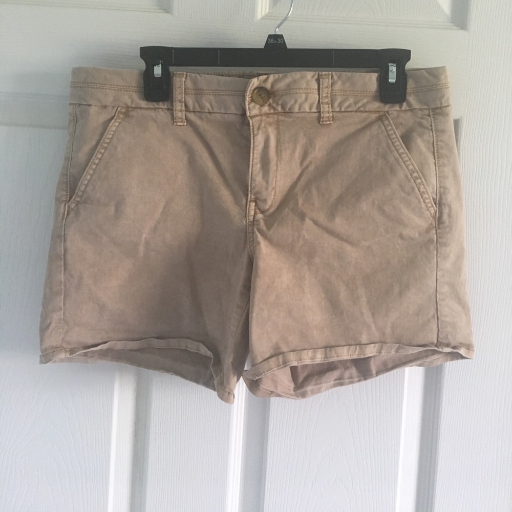 American Eagle Women's Midi Khaki Shorts