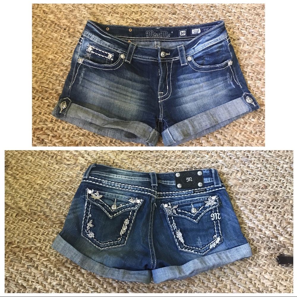 Size 30 Miss Me cuffed jean shorts