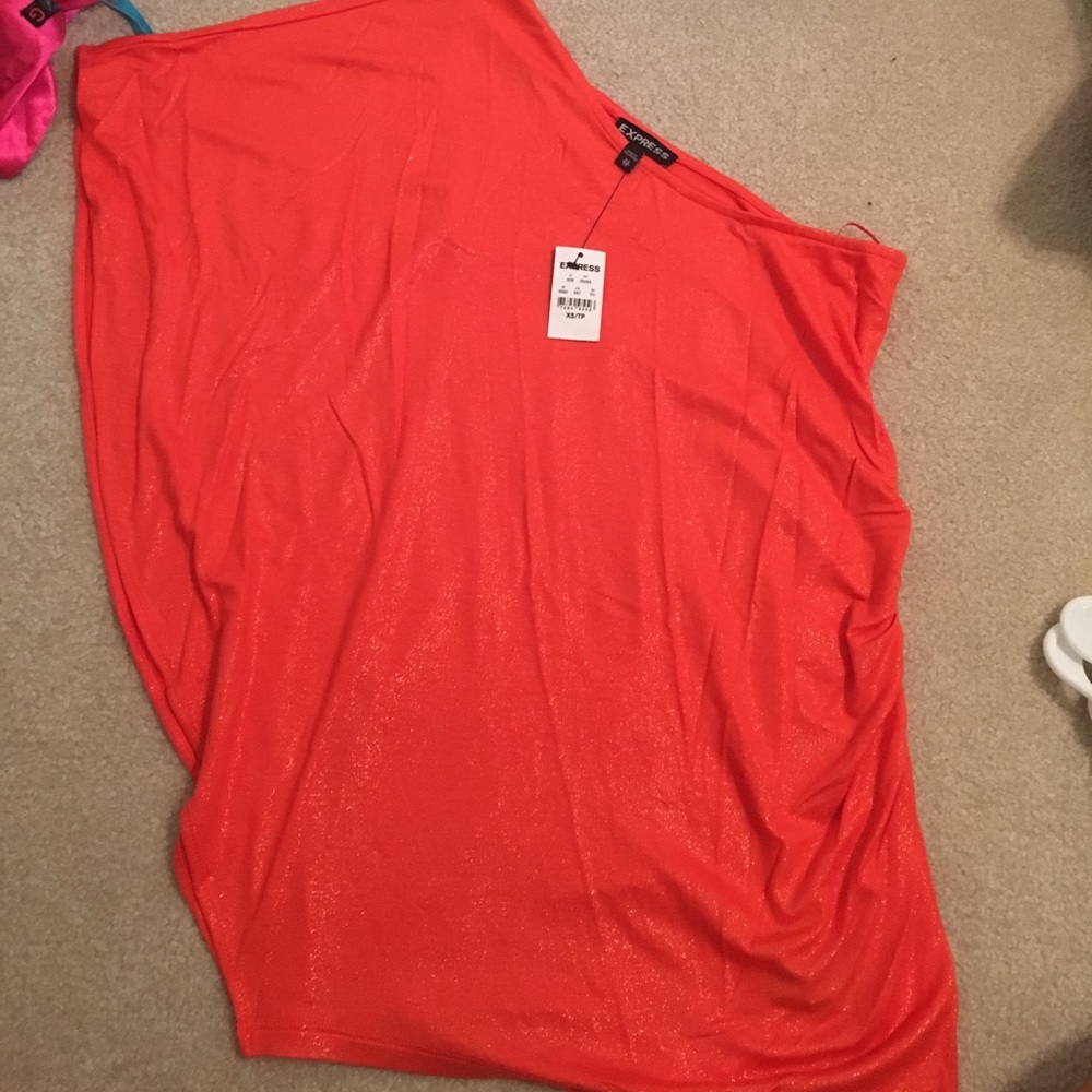 Express: One Shoulder