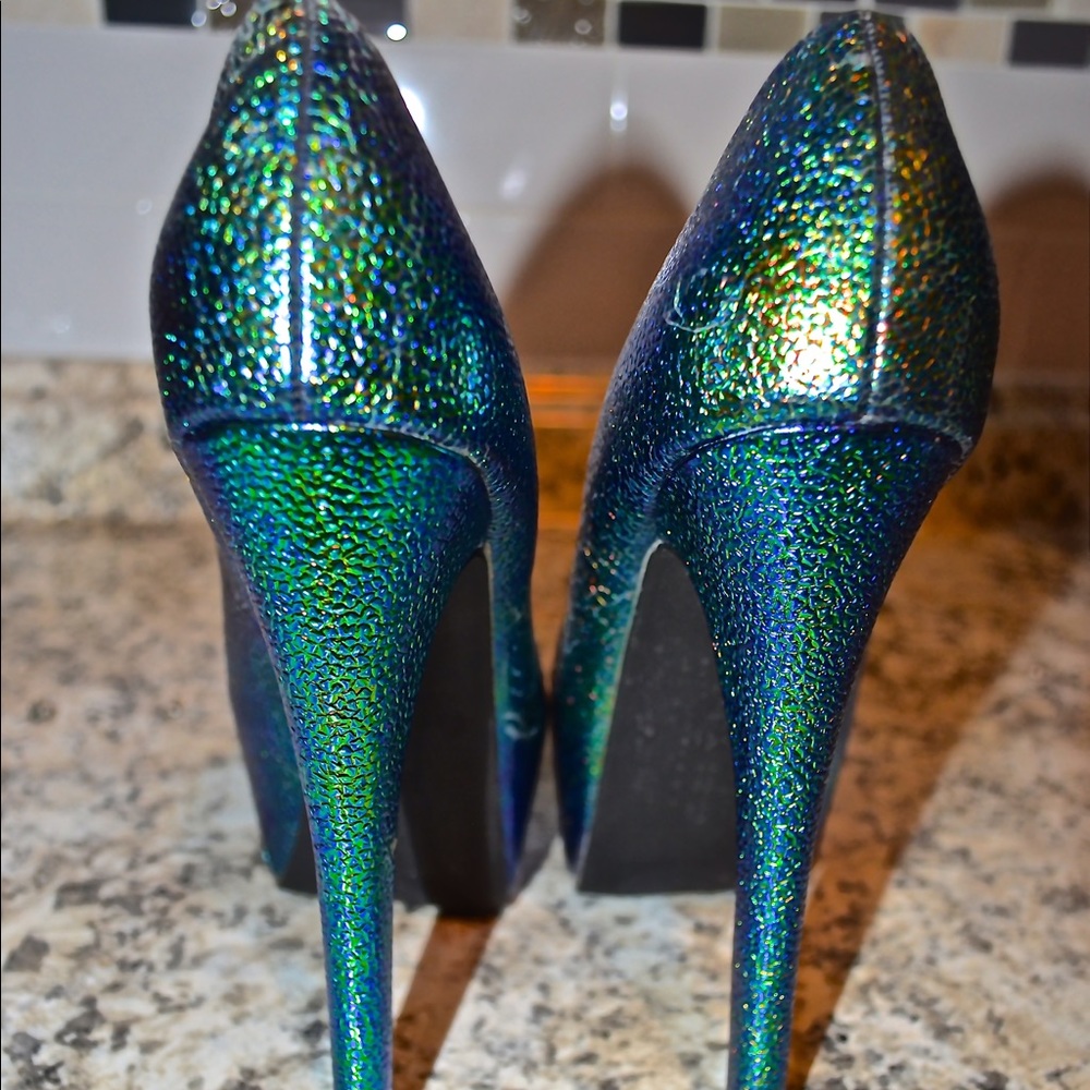 Green Iridescent Party Heel! 🎉
