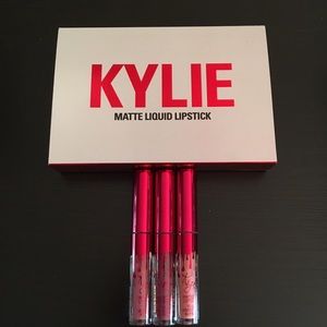 NEW KYLIE MINI HEAD OVER HEELS, APRICOT, POSIE K