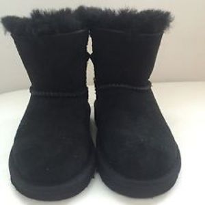 Black bow uggs