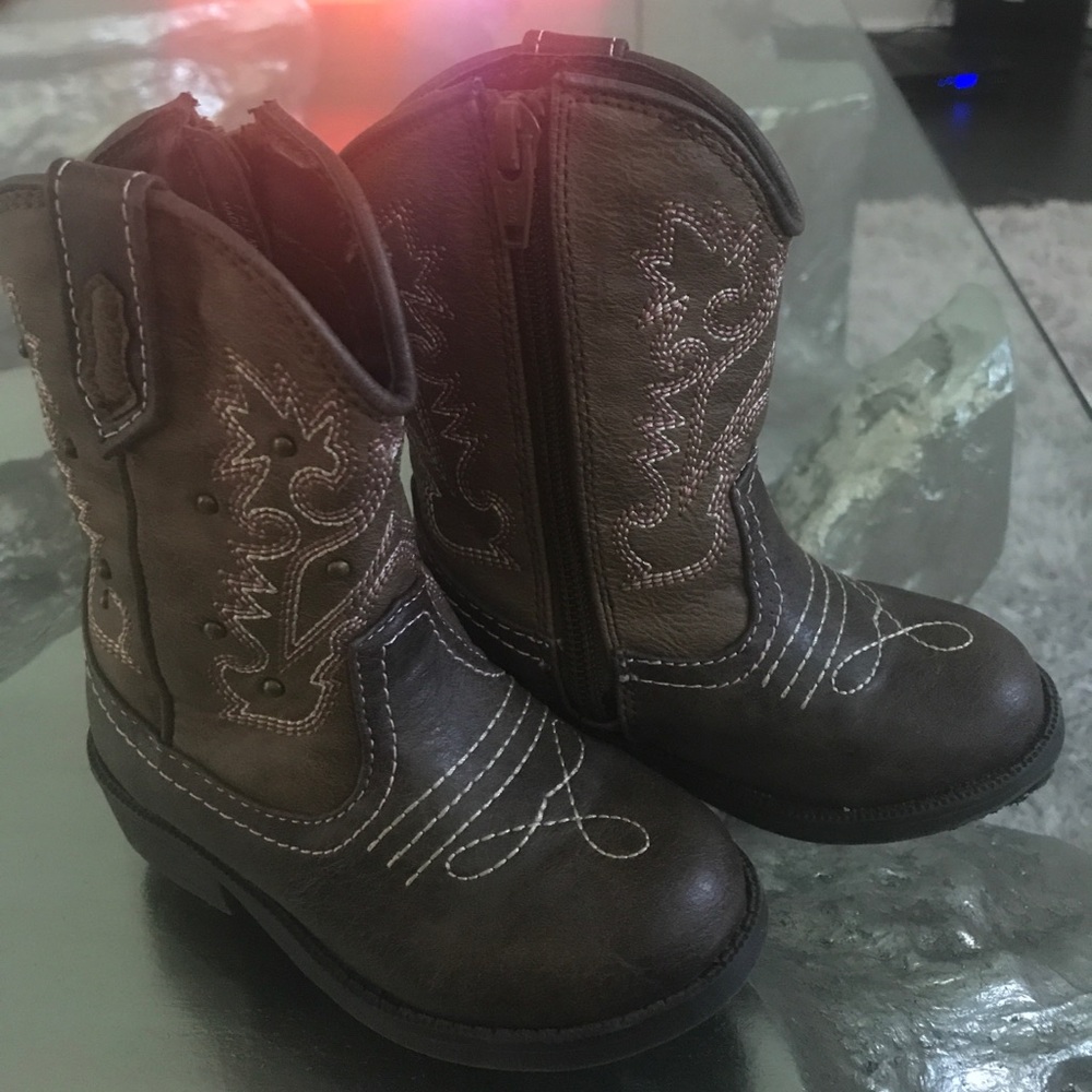 Toddler girl brown cow boots
