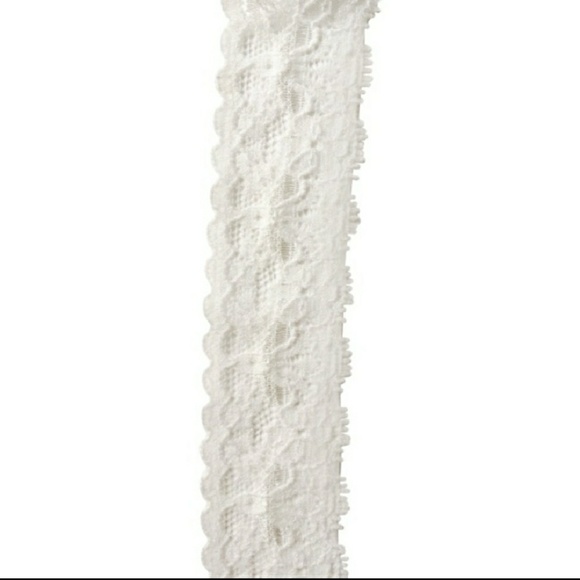 5/25. Stretch Lace Choker - Picture 3 of 3