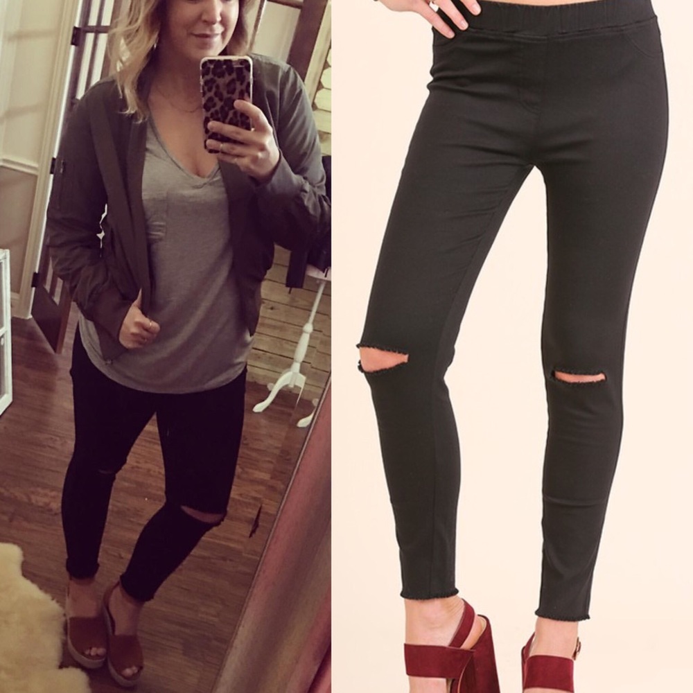 Distressed Knee Jegging with Fray Hem