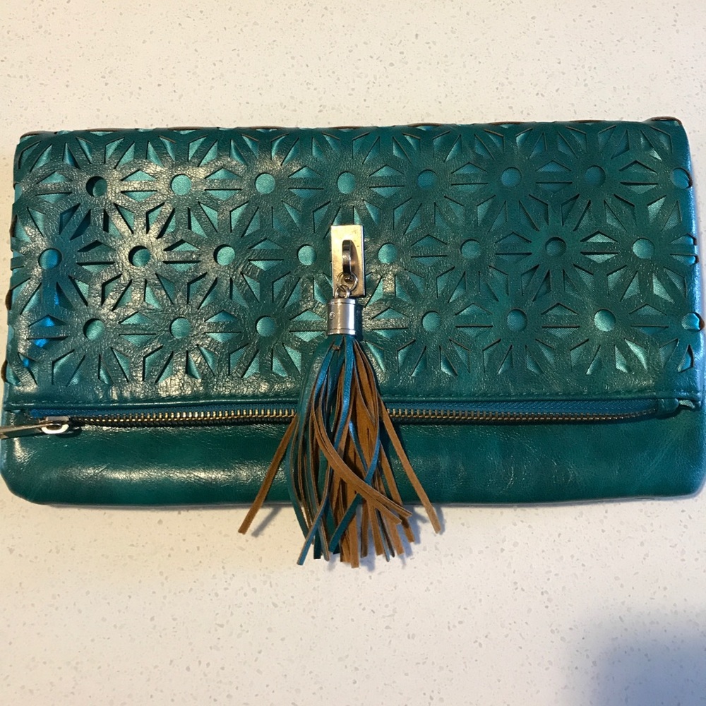 New wth tags green clutch