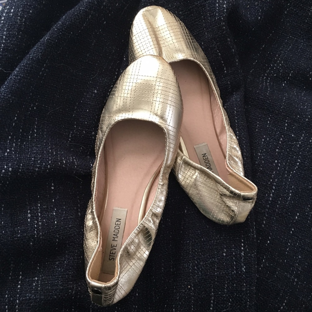 Steve Madden Golden flats