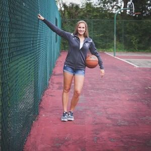 Meet your Posher, Mandy