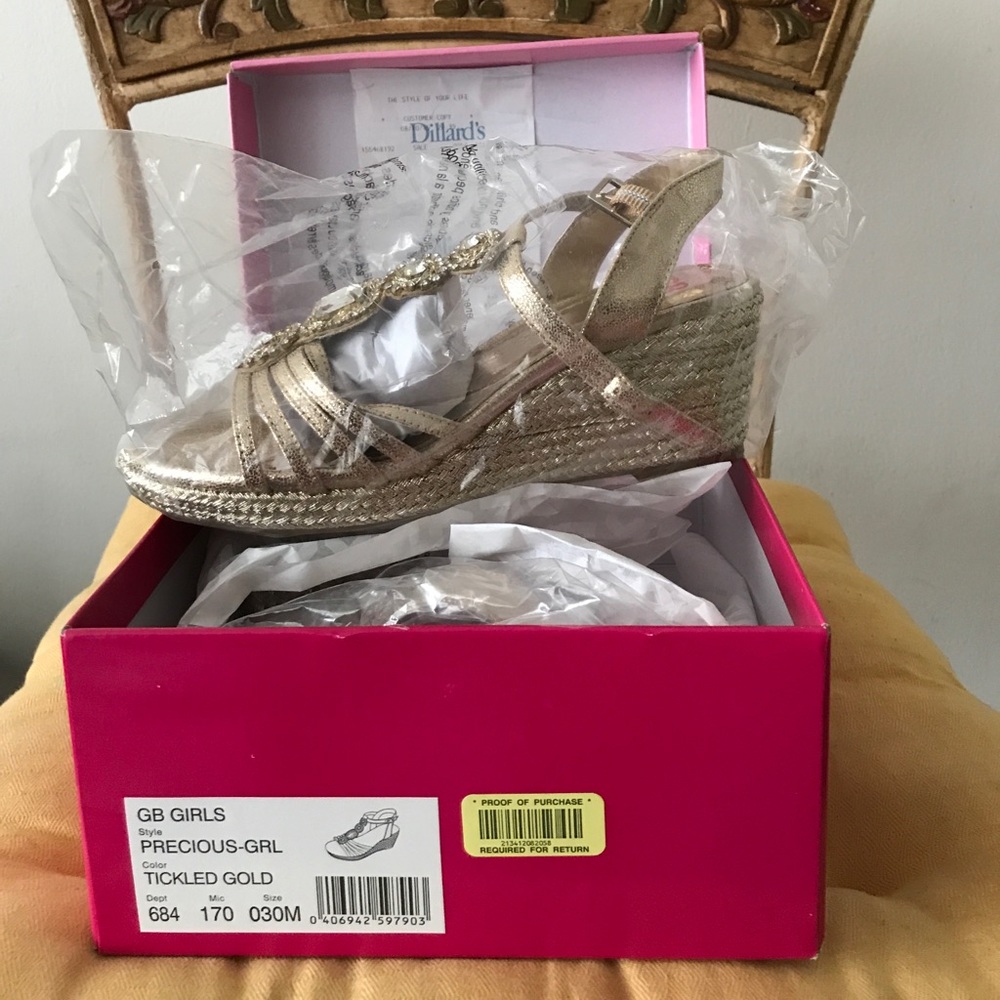 Girls shoes