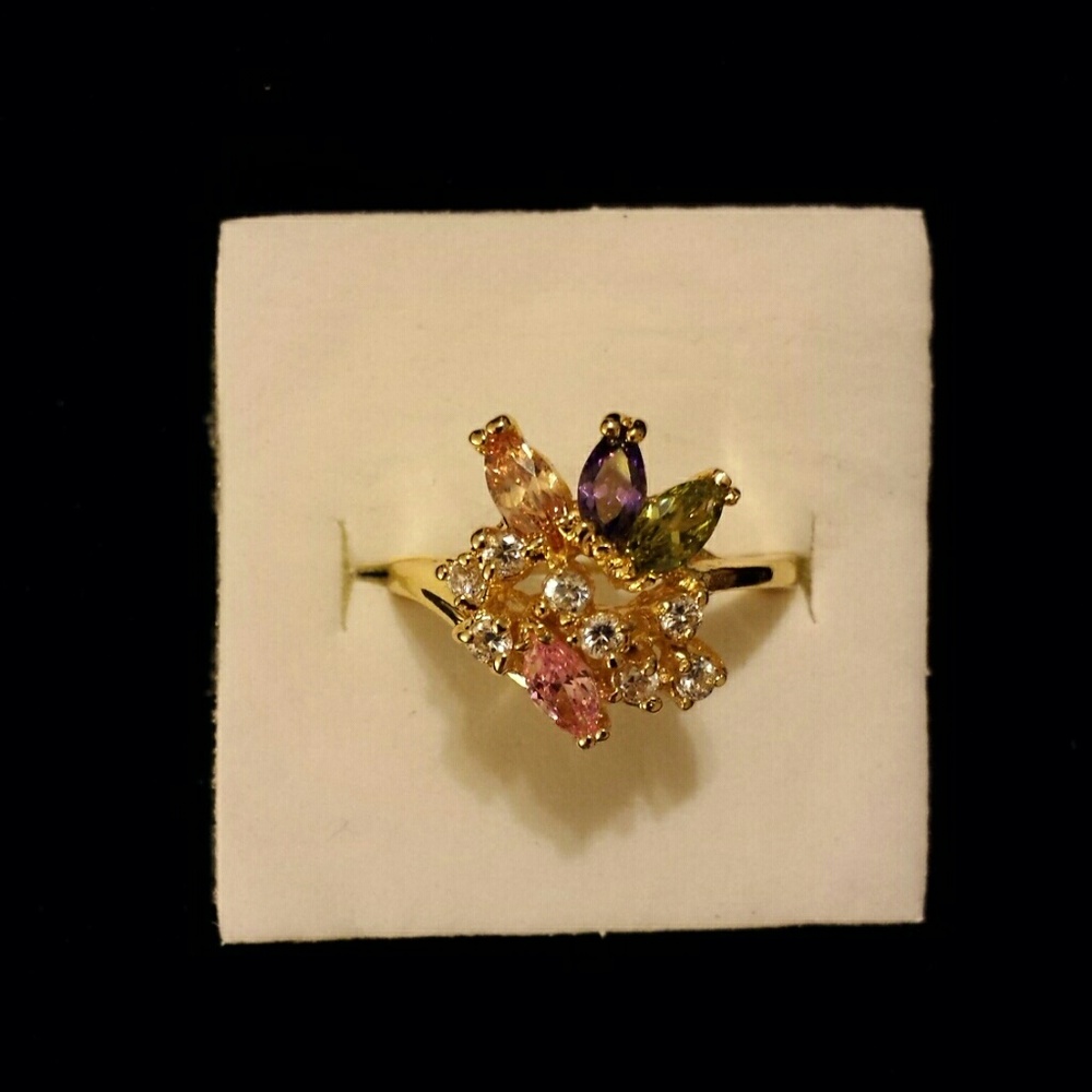 ⬇️$45 NWOT Fashion Ring Colorful Cocktail Crystals