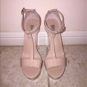 Slightly worn STEVE MADDEN nude wedges
