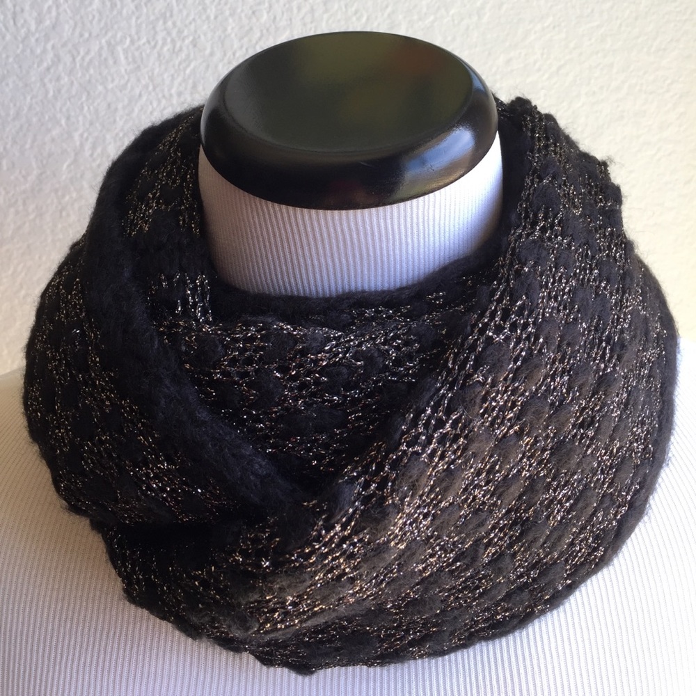 Simply Vera infinity scarf