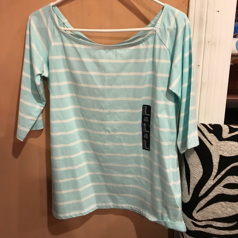 gap shirt