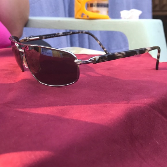 Maui Jim Kahuna gun metal sunglasses - Picture 2 of 3