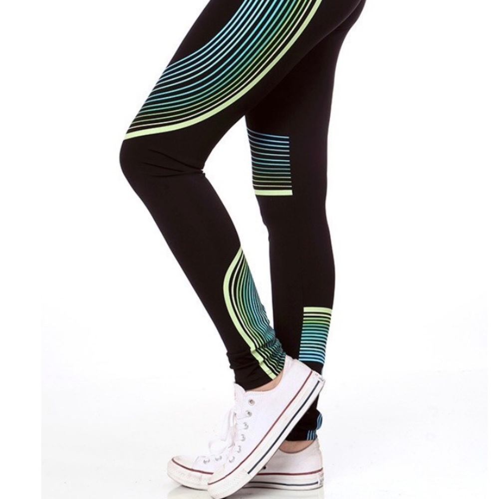 Multi Line Print Yoga Pants - Picture 4 of 8