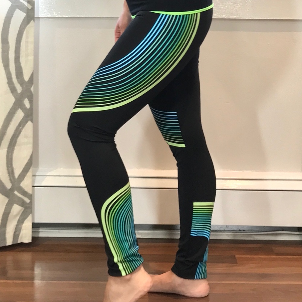 Multi Line Print Yoga Pants