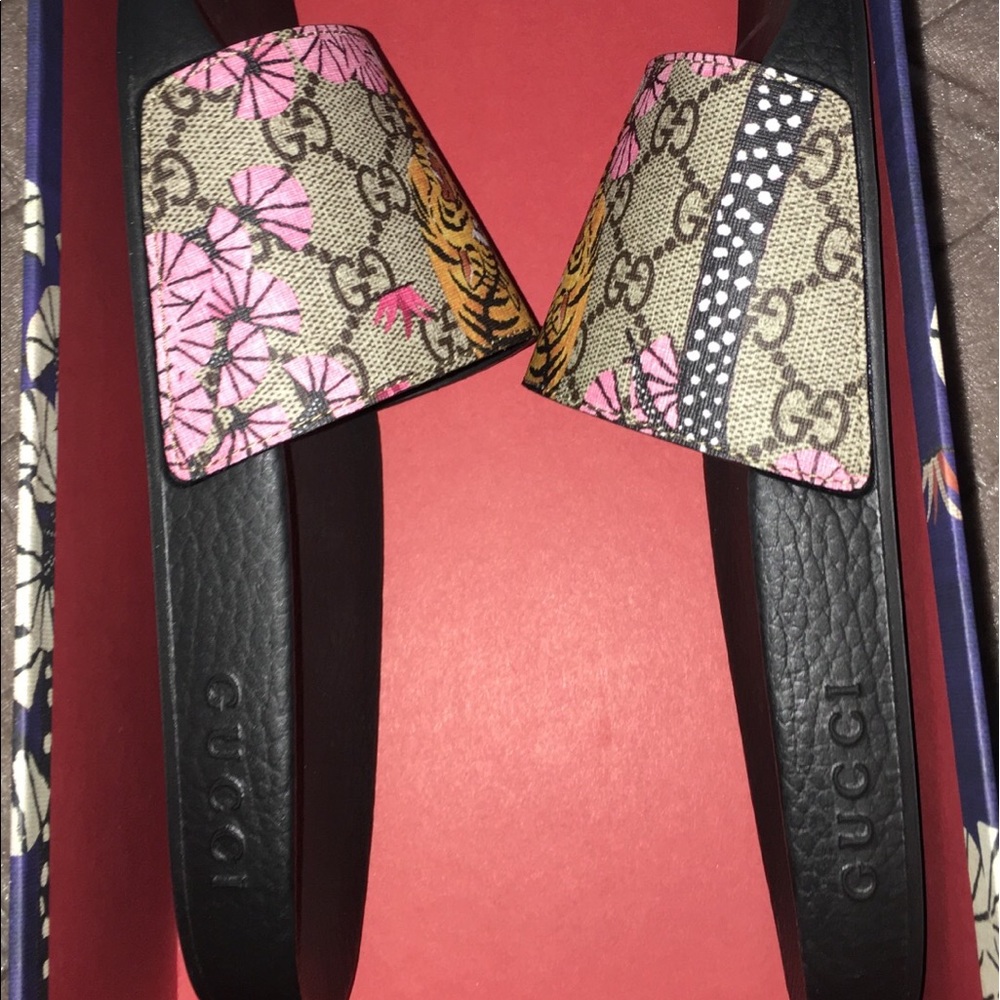 Real never been worn Gucci slides