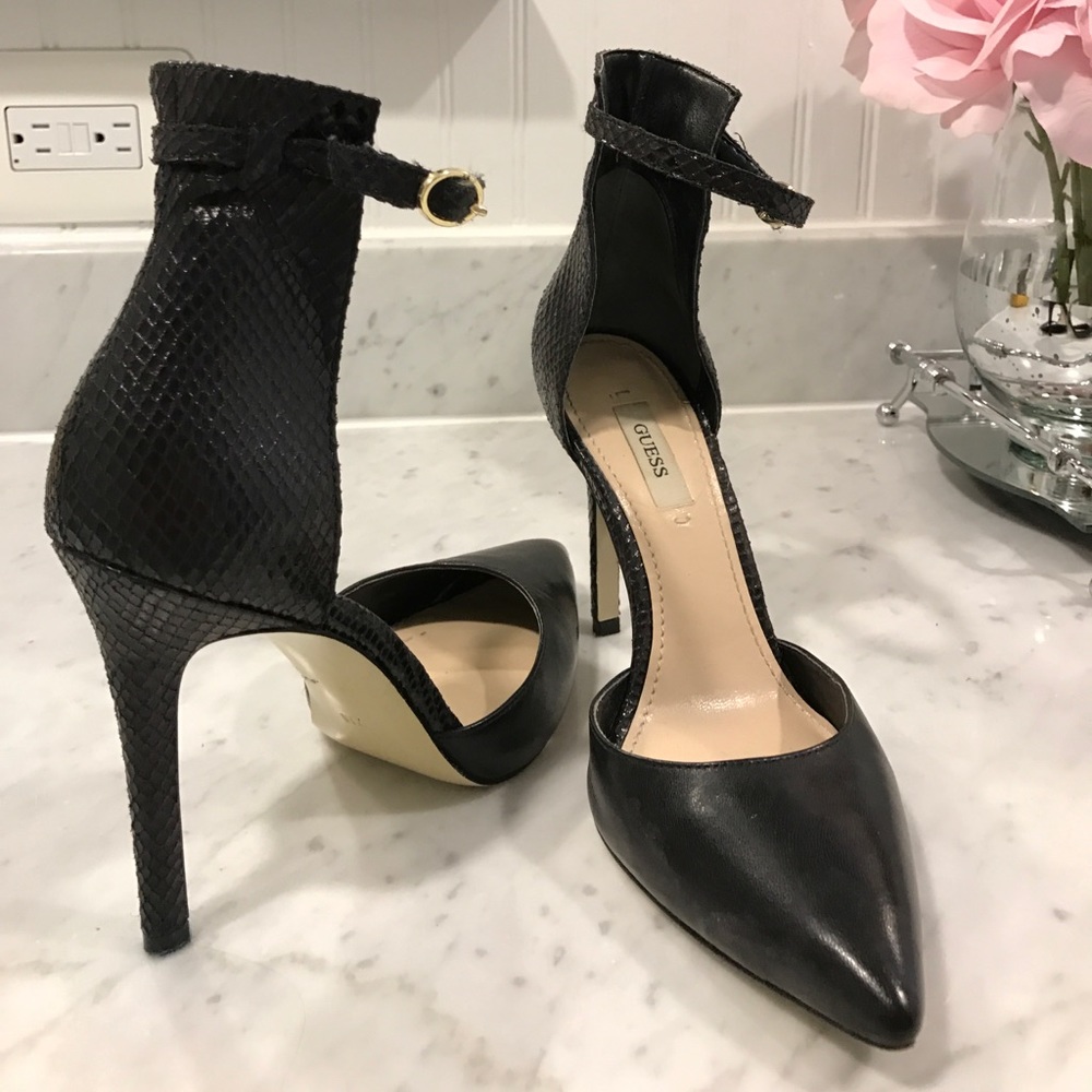 Guess black pumps 7