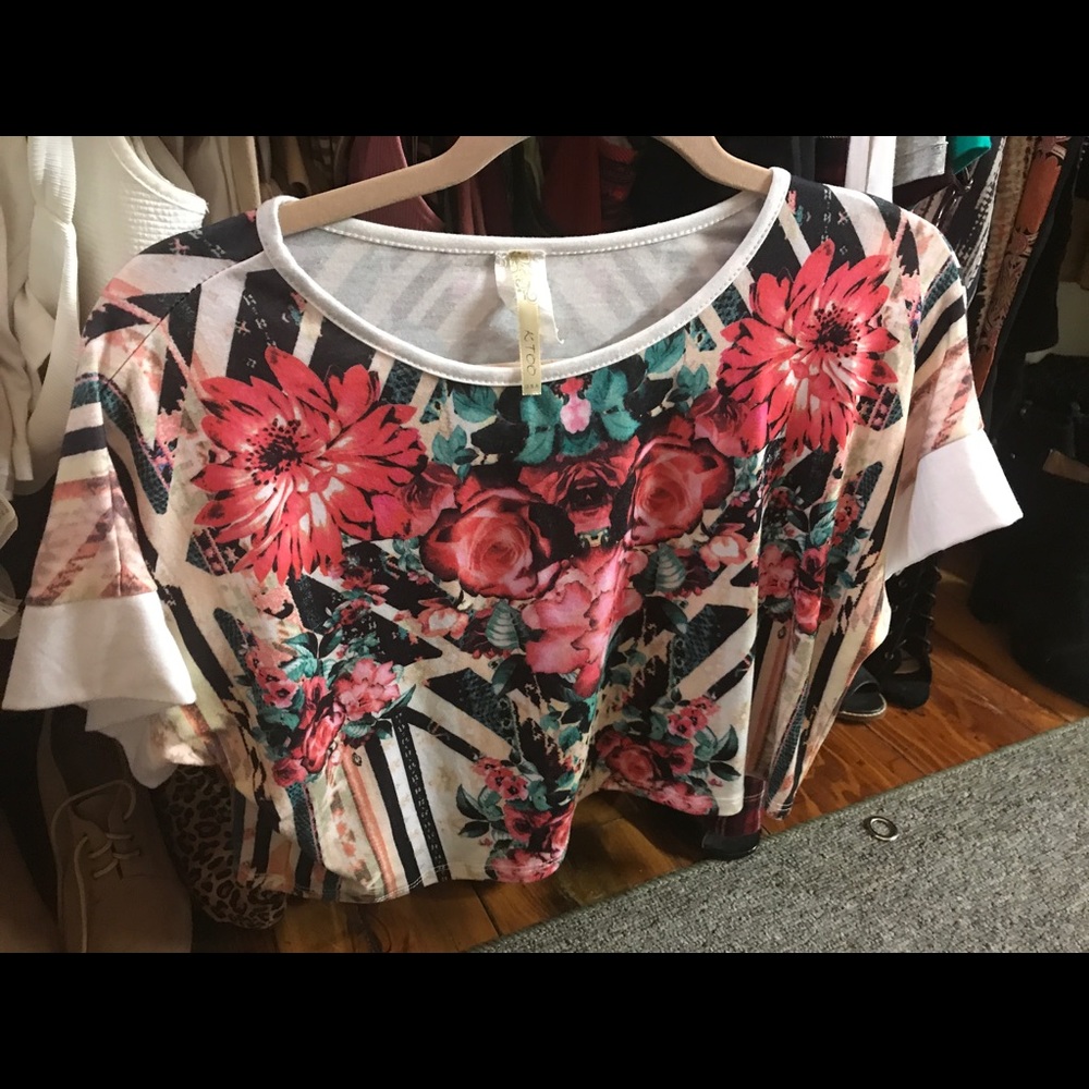 Graphic crop top