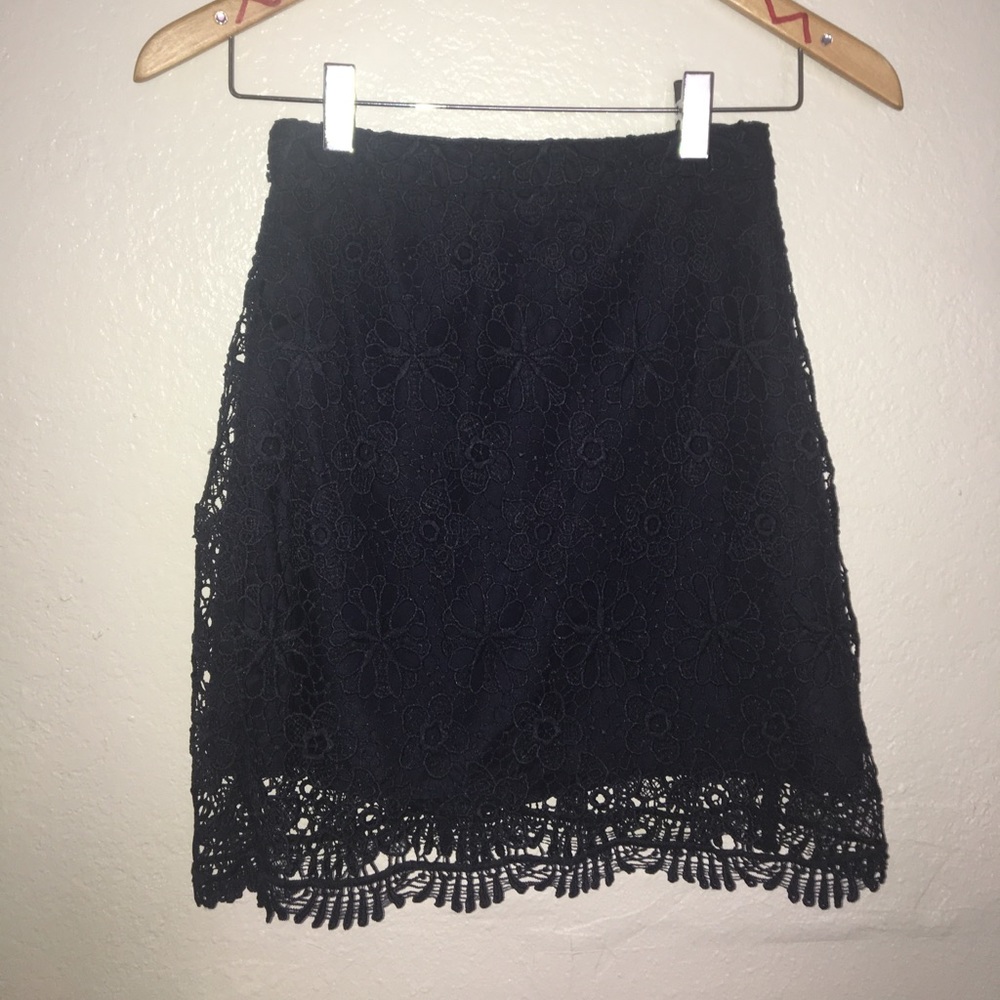 Lace mini skirt size 00