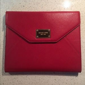 Michael Kors Envelope case. Saffiano leather.