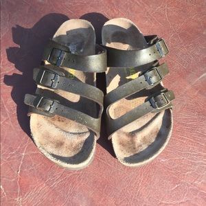 3- strap Birkenstock sandal