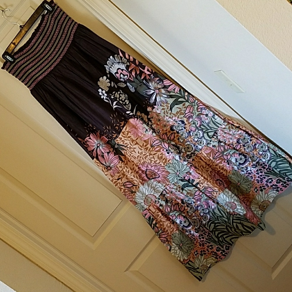 Maxi sleeveless dress. Floral print. Sz L.