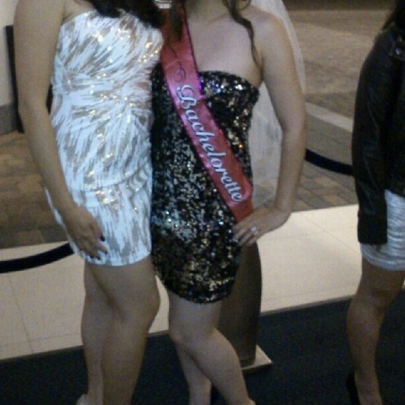 Silver and black sequin mini dress - Picture 3 of 4