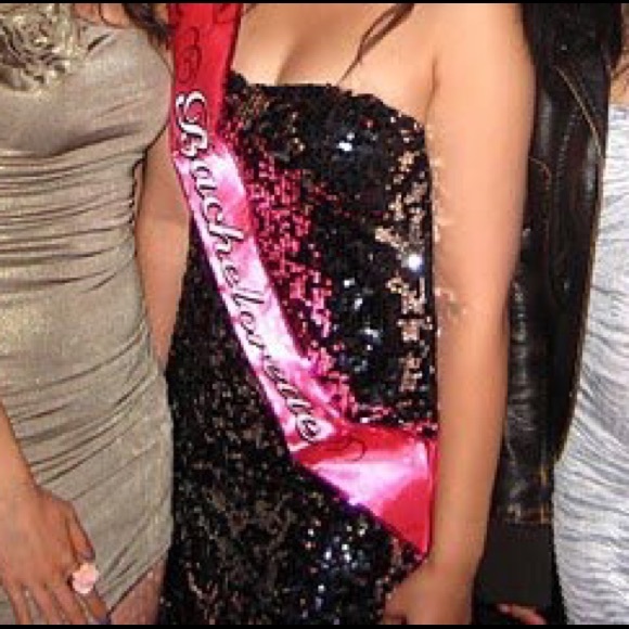 Silver and black sequin mini dress - Picture 4 of 4