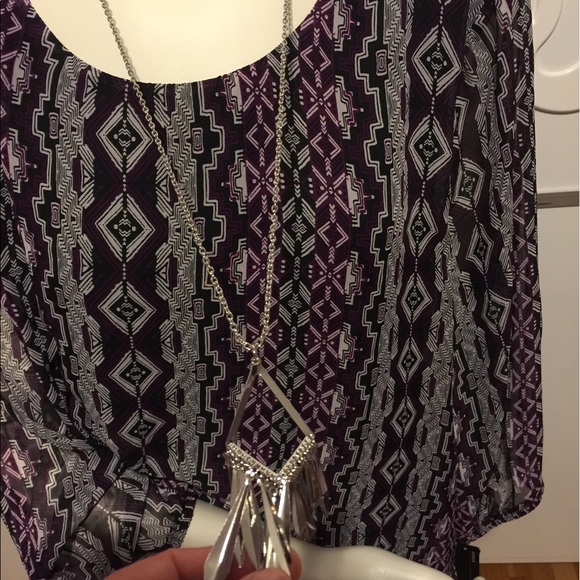 AGB Blouse With Tank and Necklace WOMEN size - Picture 3 of 4