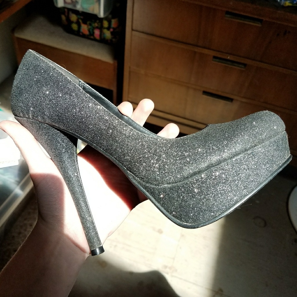Black Glitter Platform Heels. Sz 7