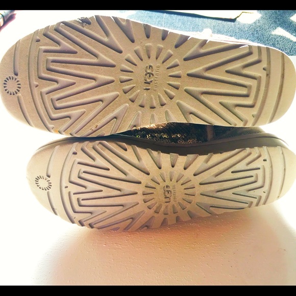 🌟UGG gold/metallic sequined boots - Picture 2 of 5