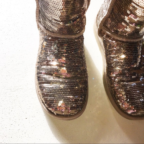 🌟UGG gold/metallic sequined boots - Picture 4 of 5
