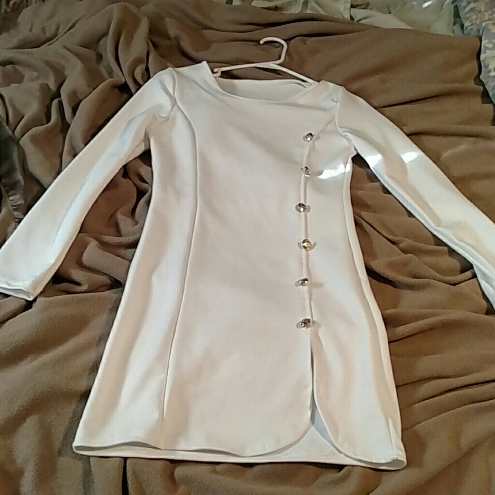 White long sleeve dress