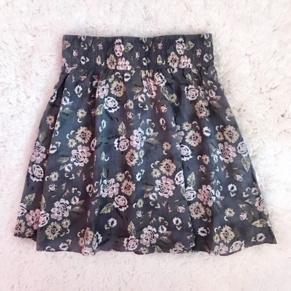 Gray Floral Skirt 🌸