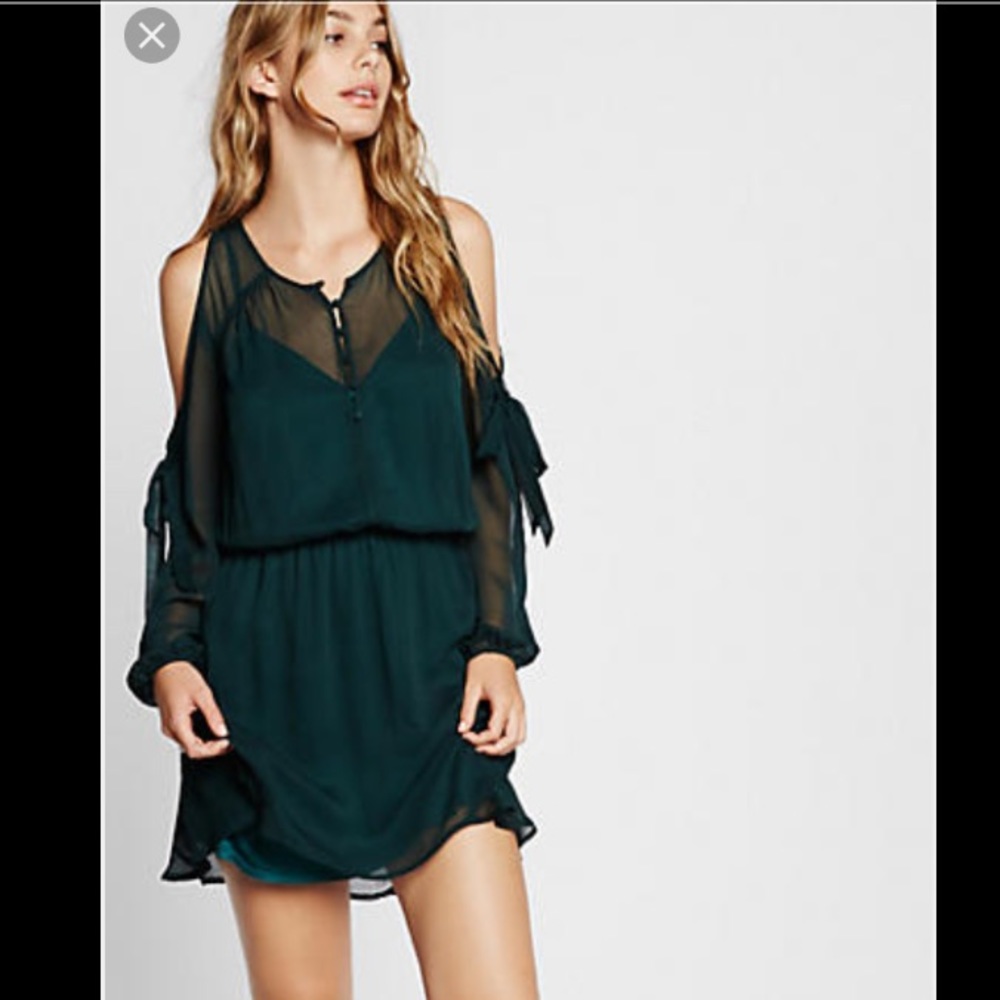Tie cold shoulder chiffon dress NWOT