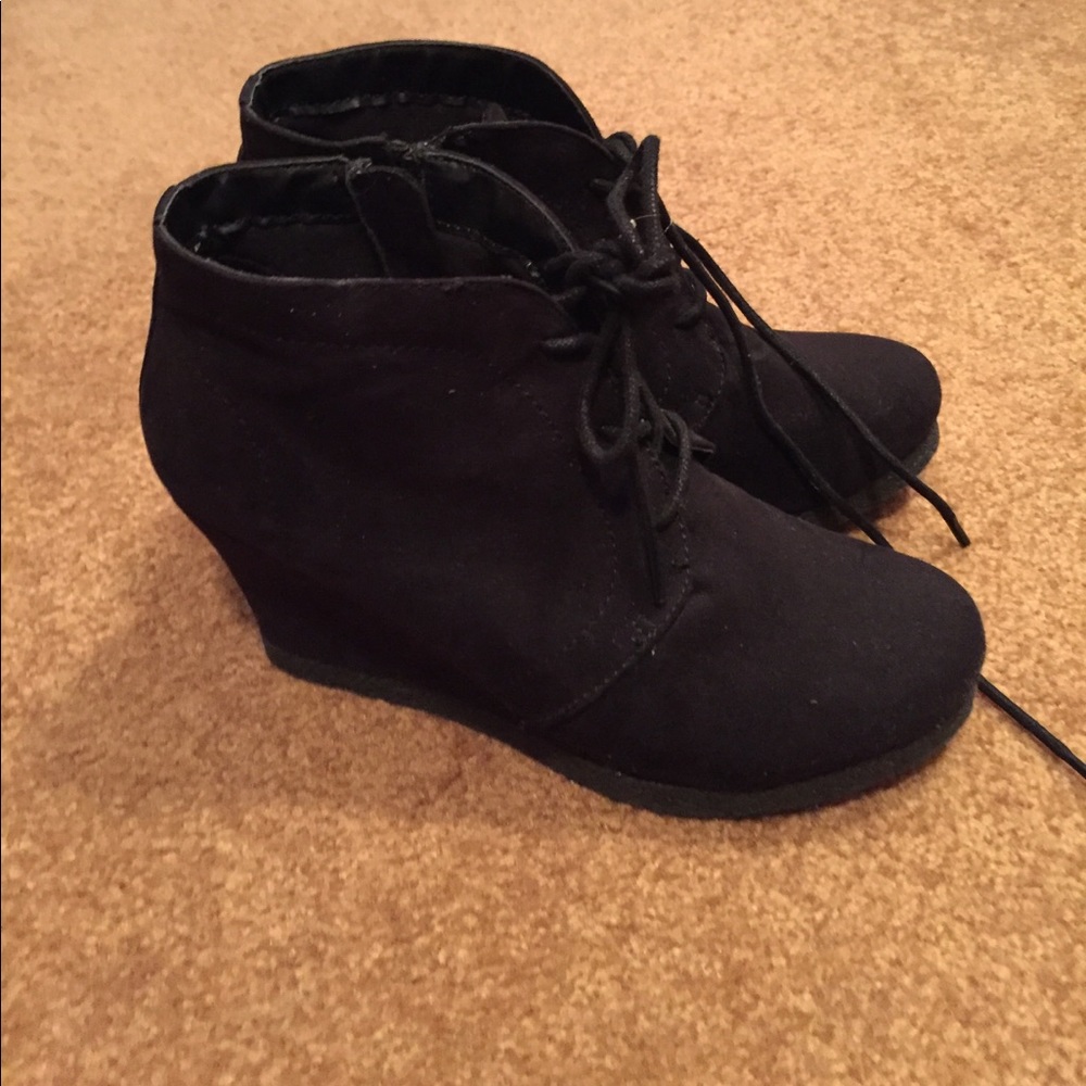 Merona black booties