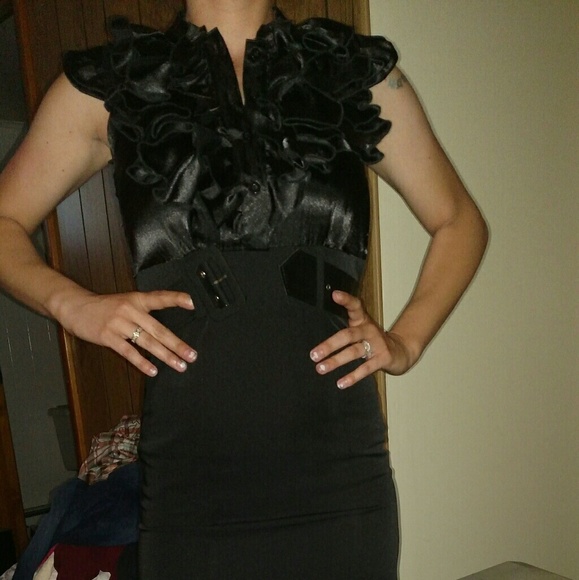 Beautiful black dress - Picture 6 of 6