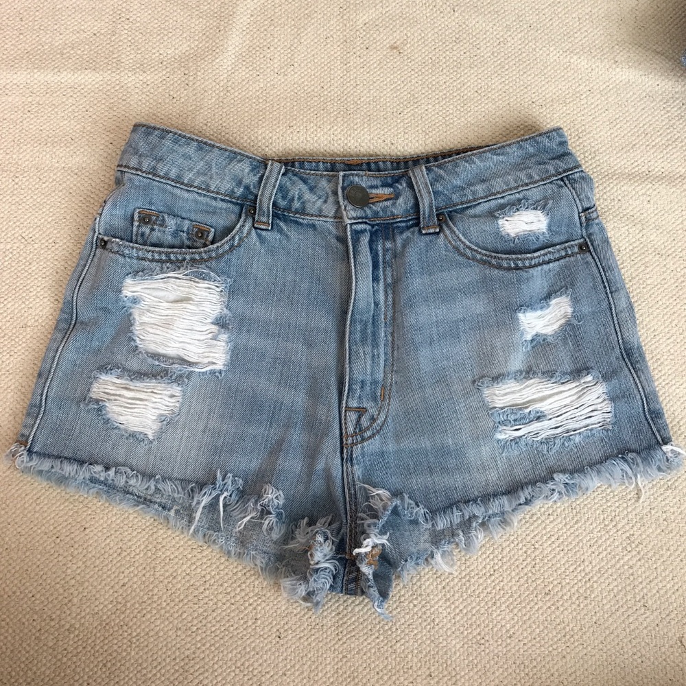 BDG light wash jean shorts with holes