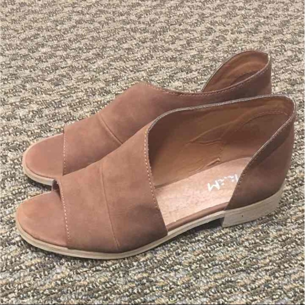 Free people inspired flats