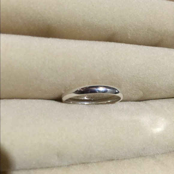 Other - 🎉NWT Sterling Silver Ring. Size 10.