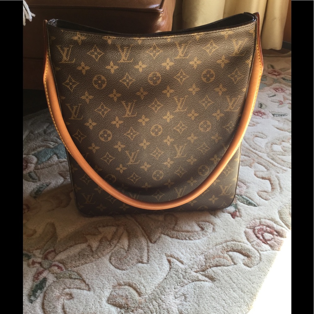SOLD 💯Louis Vuitton Looping GM  Pristine