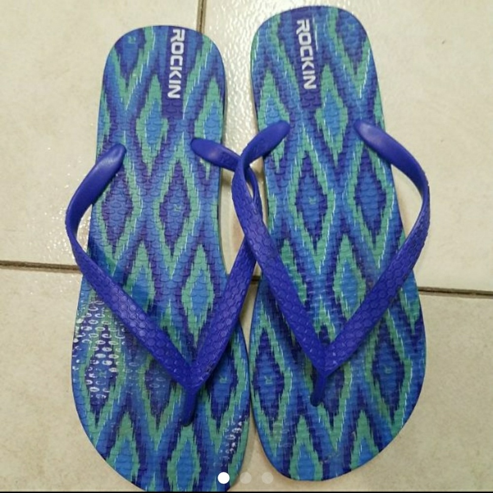 Women's flip flops size 8 worn once