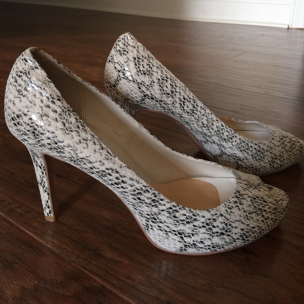 Snake Skin Aldo 4 inch heel- 1 inch platform