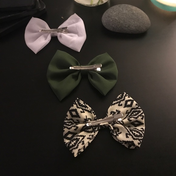 Set of 3 Hair Bows - Picture 2 of 2