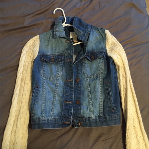 Denim jean jacket with sweater sleeves - Picture 1 of 3