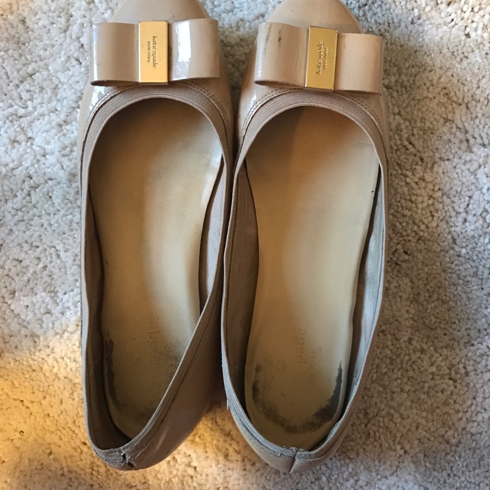 Kate spade tan flats with gold bow